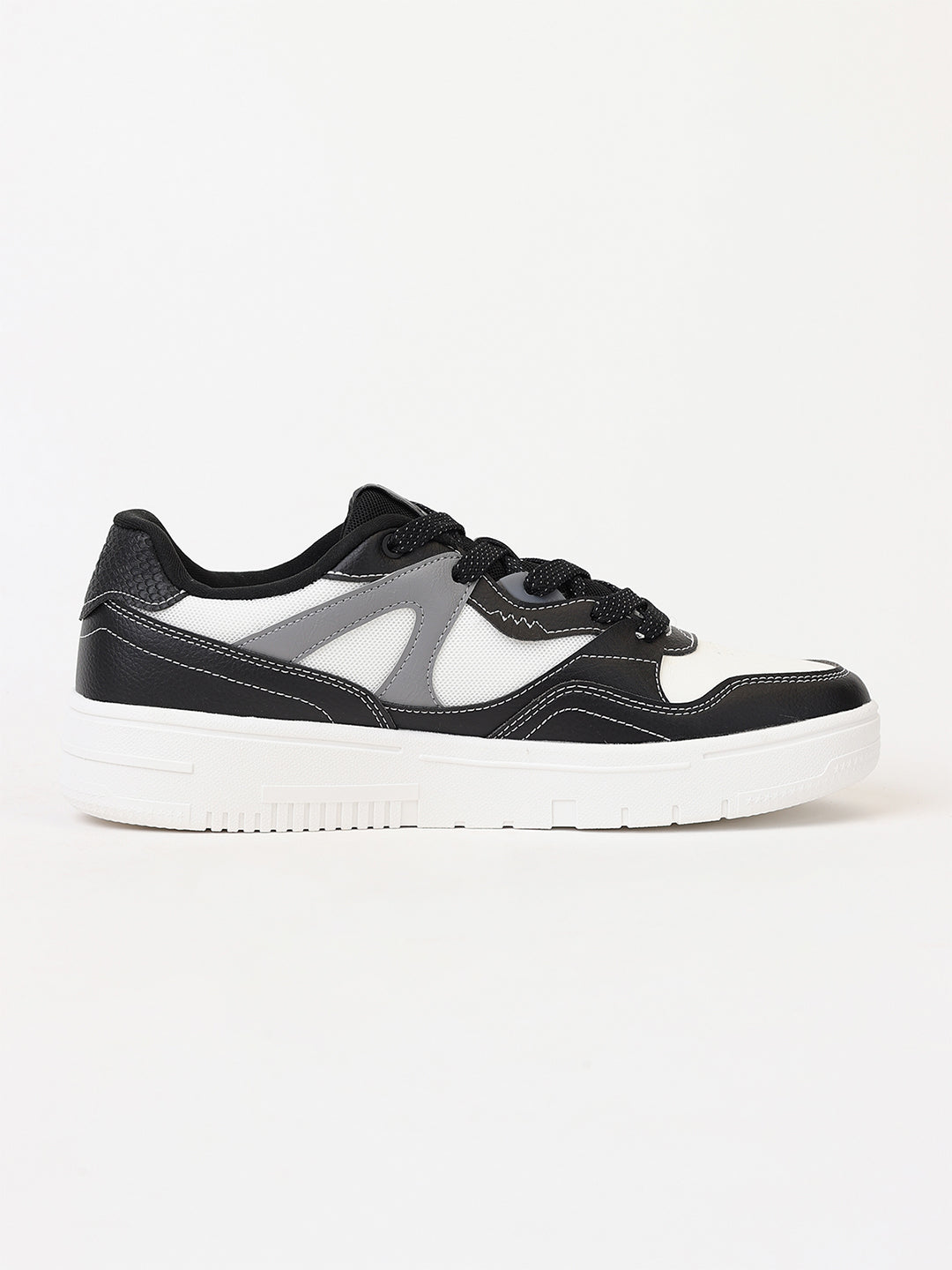 Xtep Men Classic Skateboarding Shoes - Black / Canvas White / Grey / 40