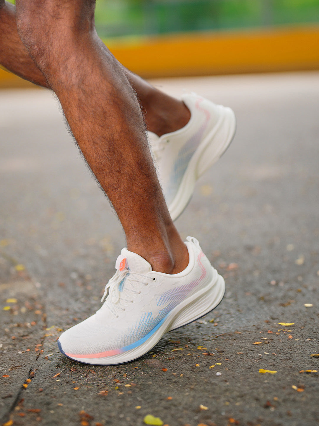 Xtep Men Feather Foam Running Shoes