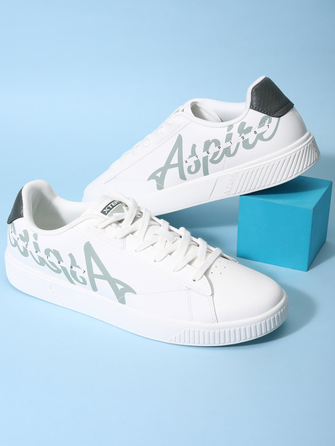 Xtep Colourblocked Sneakers