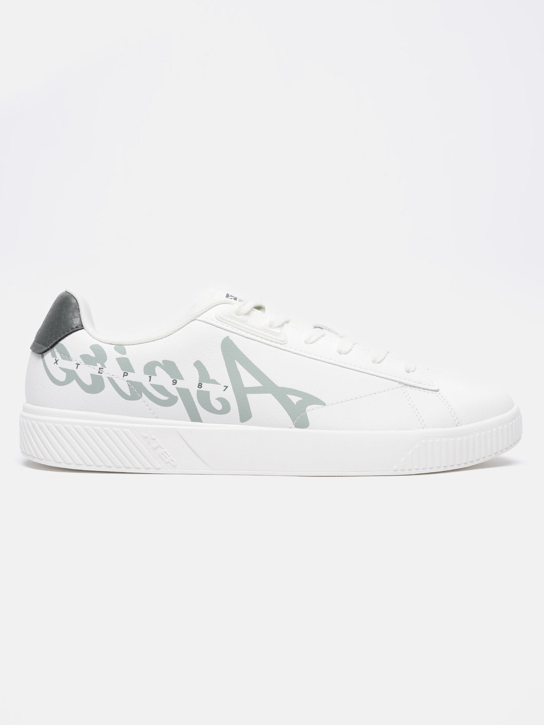 Xtep Colourblocked Sneakers - Green / Canvas White / 40