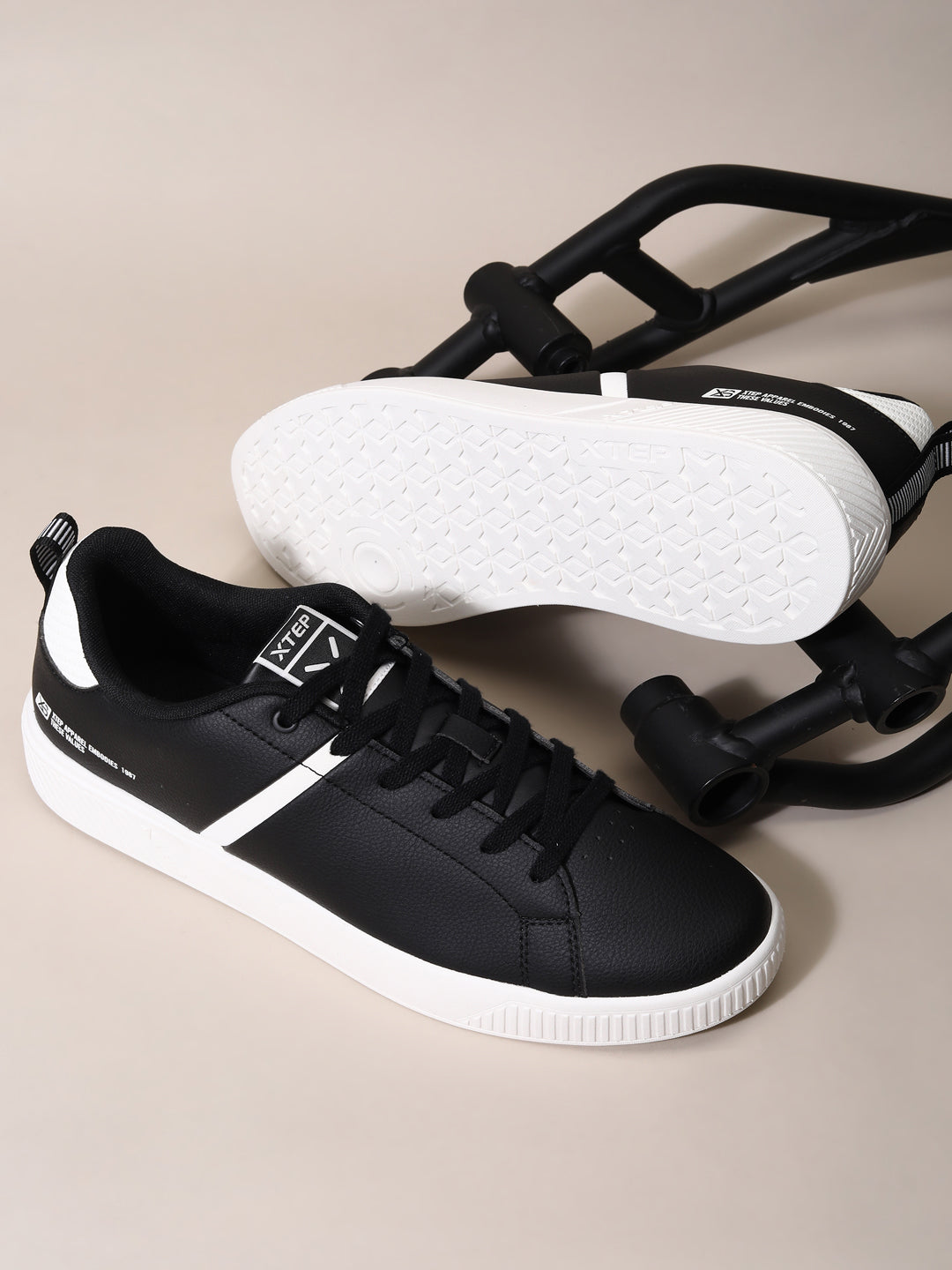 Xtep Colourblocked Sneakers
