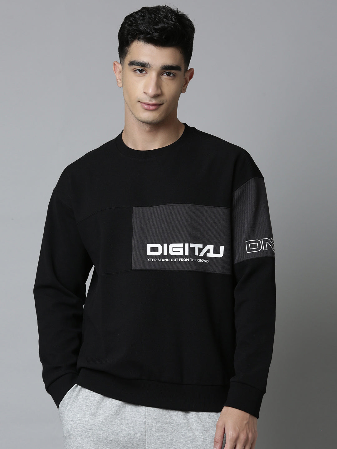 Xtep Colourblocked Sweatshirt - Black / XS