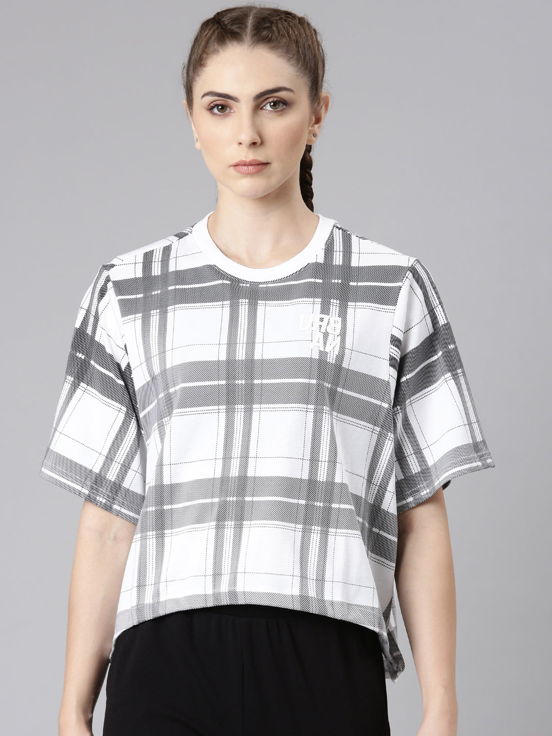 Xtep Women Lifestyle Short-sleeve T-shirt - Pearl White / Black / S