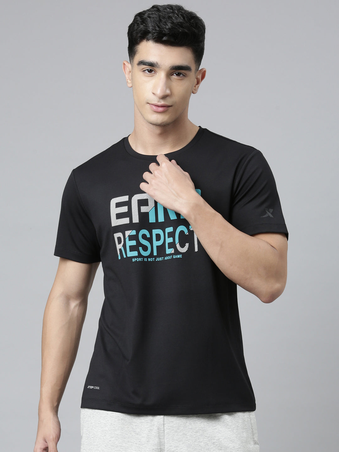 Xtep-Comfort Men Short-sleeve T-shirt - Black / M