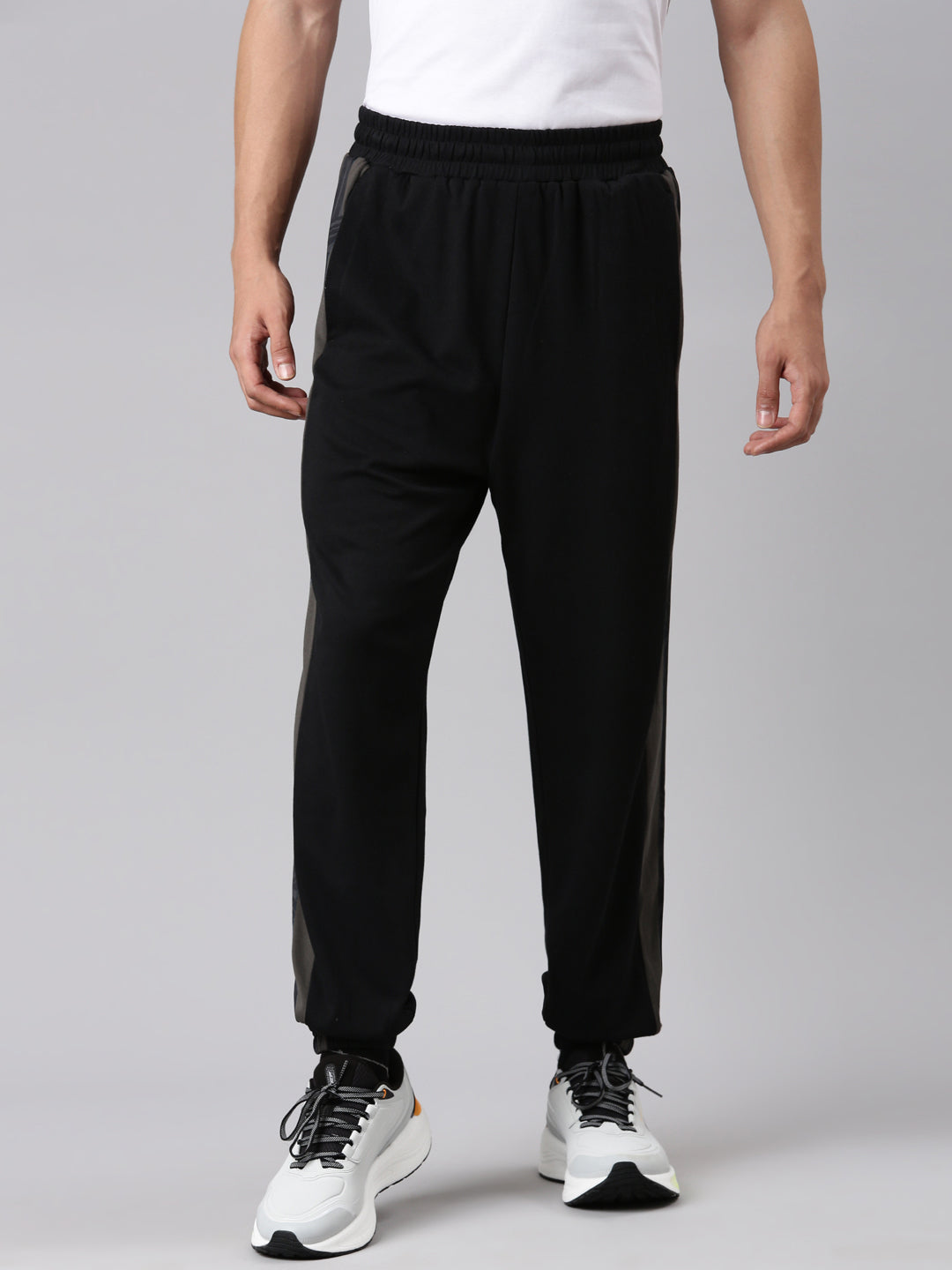 Xtep Men Knitted Pants - Black / XS