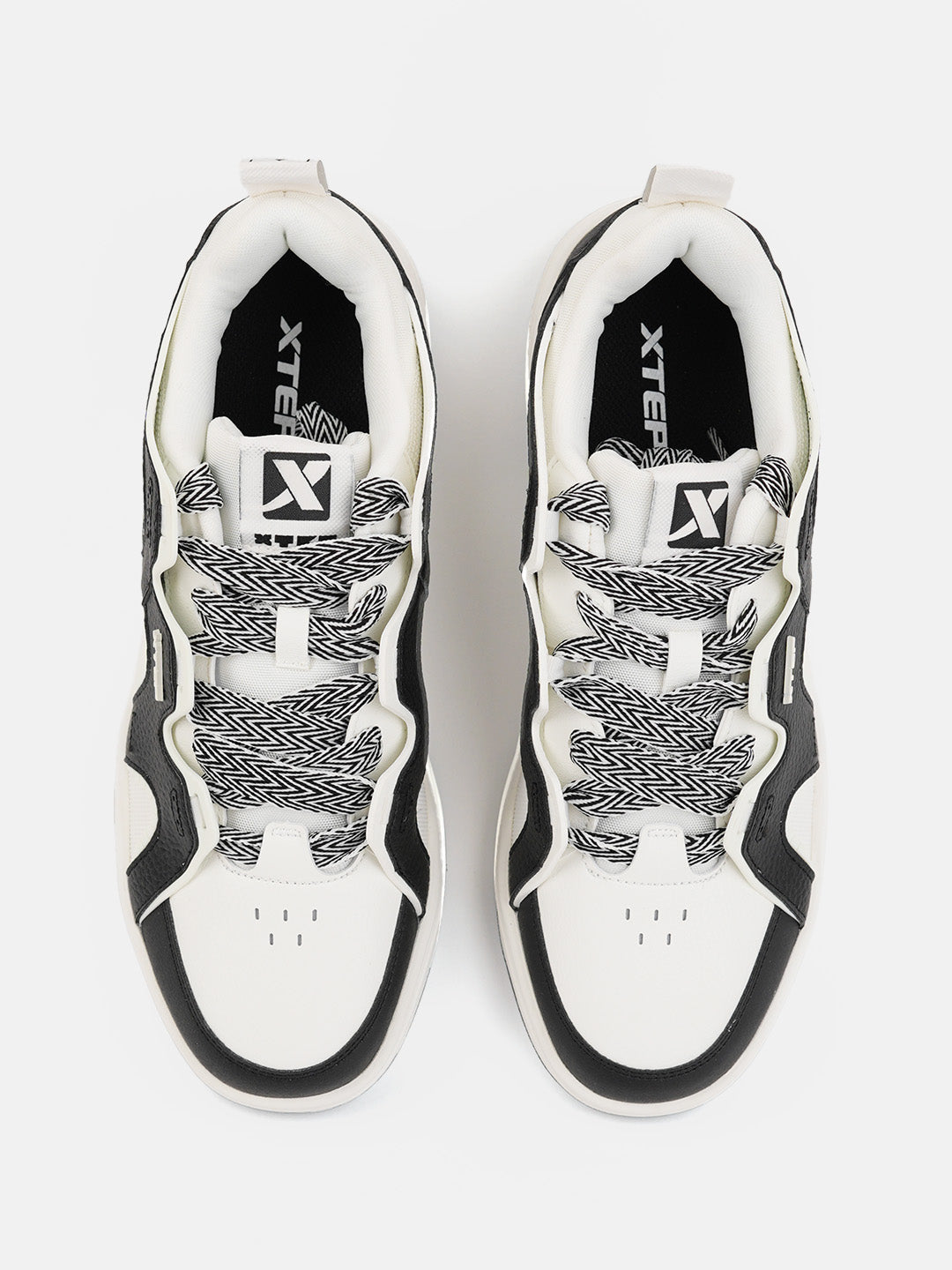 Xtep Men Colorblocked Sneakers