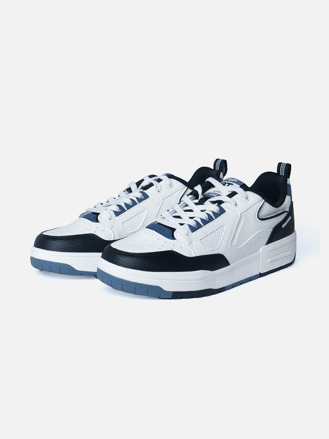 Xtep Colourblocked Sneakers