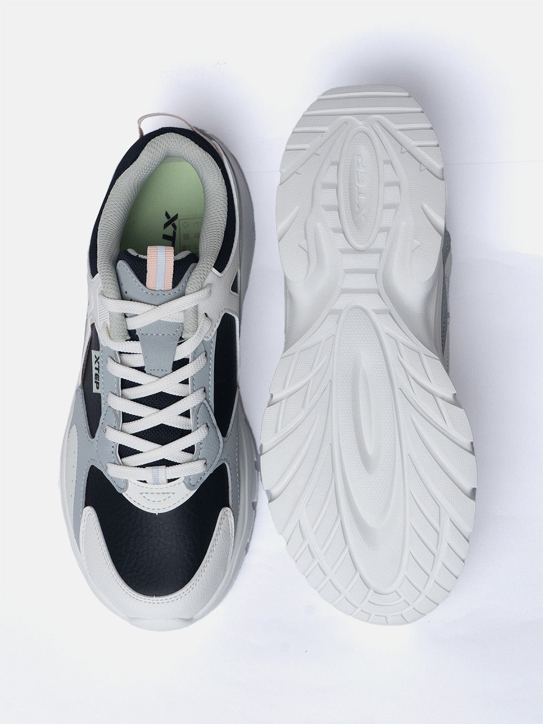 Xtep Women Colourblocked Sneakers