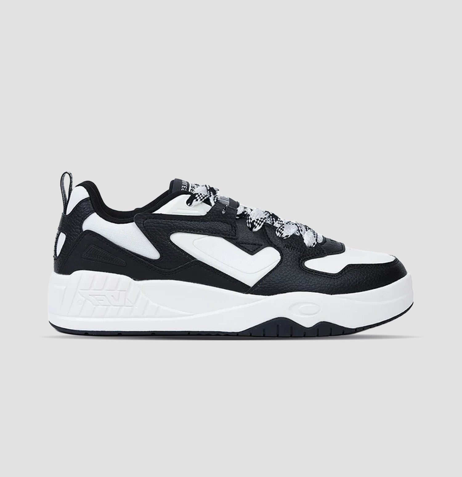 Classic Skateboarding Sneakers - Black