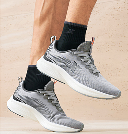 Xtep Men Feather Foam Running Shoes