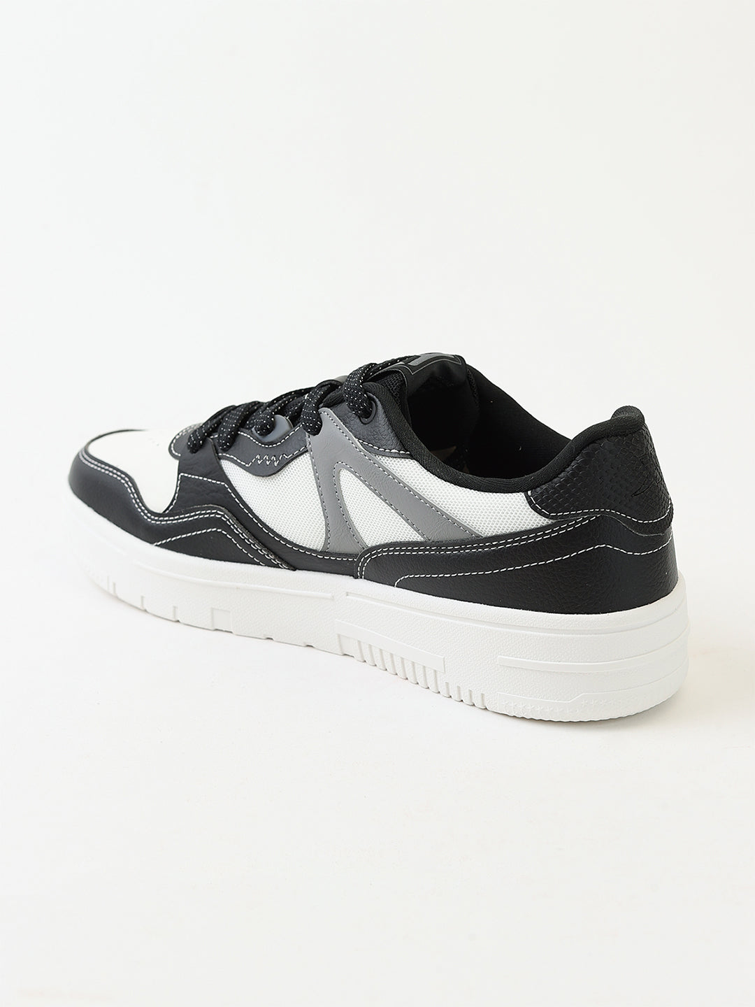 Xtep Men Classic Skateboarding Shoes