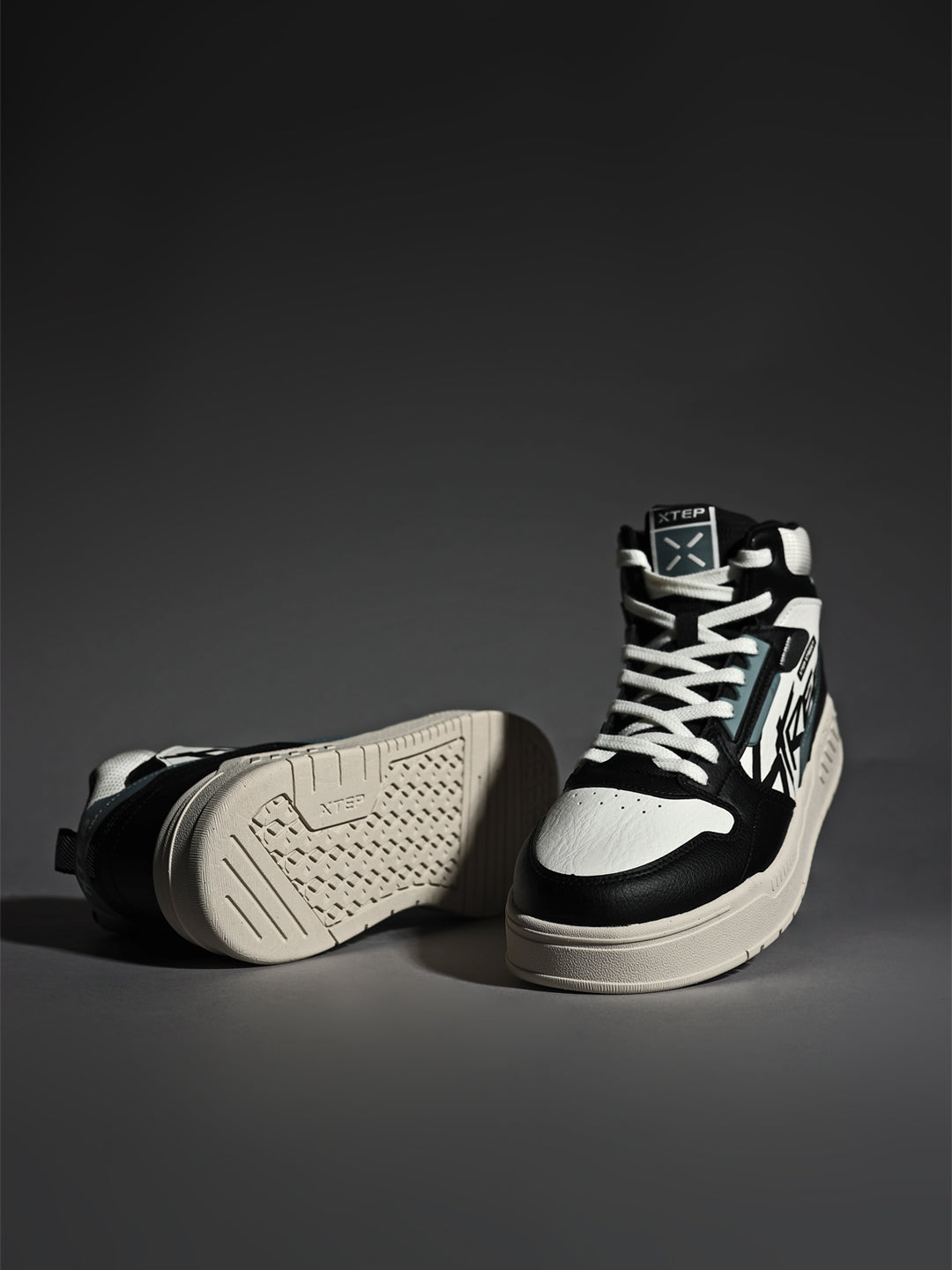 Xtep Men Skateboarding Shoes