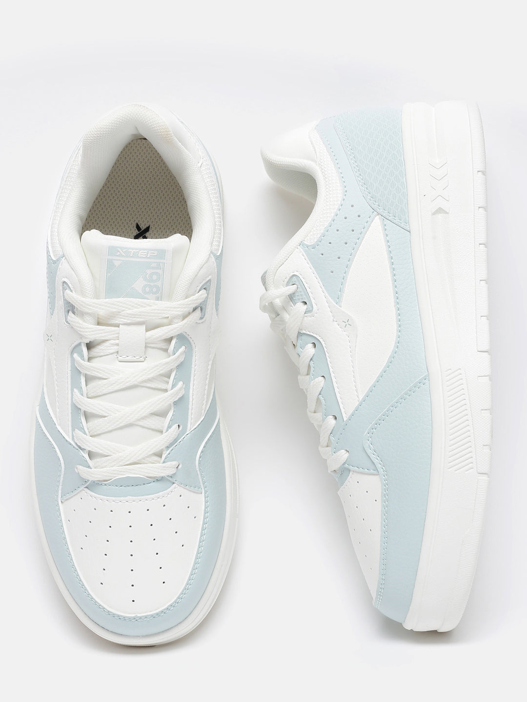 Xtep Colourblocked Sneakers