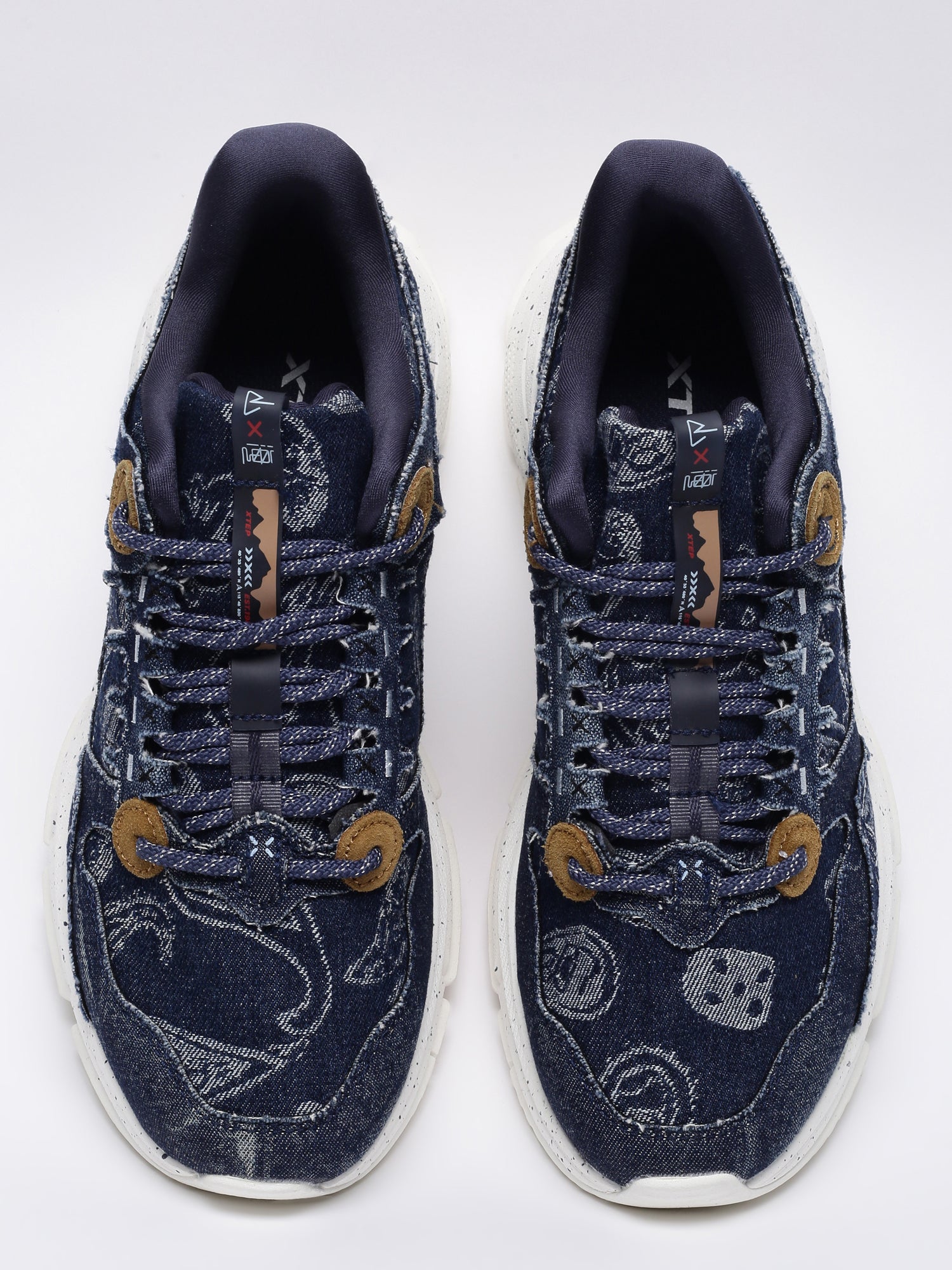 Xtep Women White Printed Sneakers