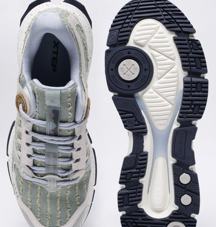 Xtep Men Grey Woven Design Sneakers