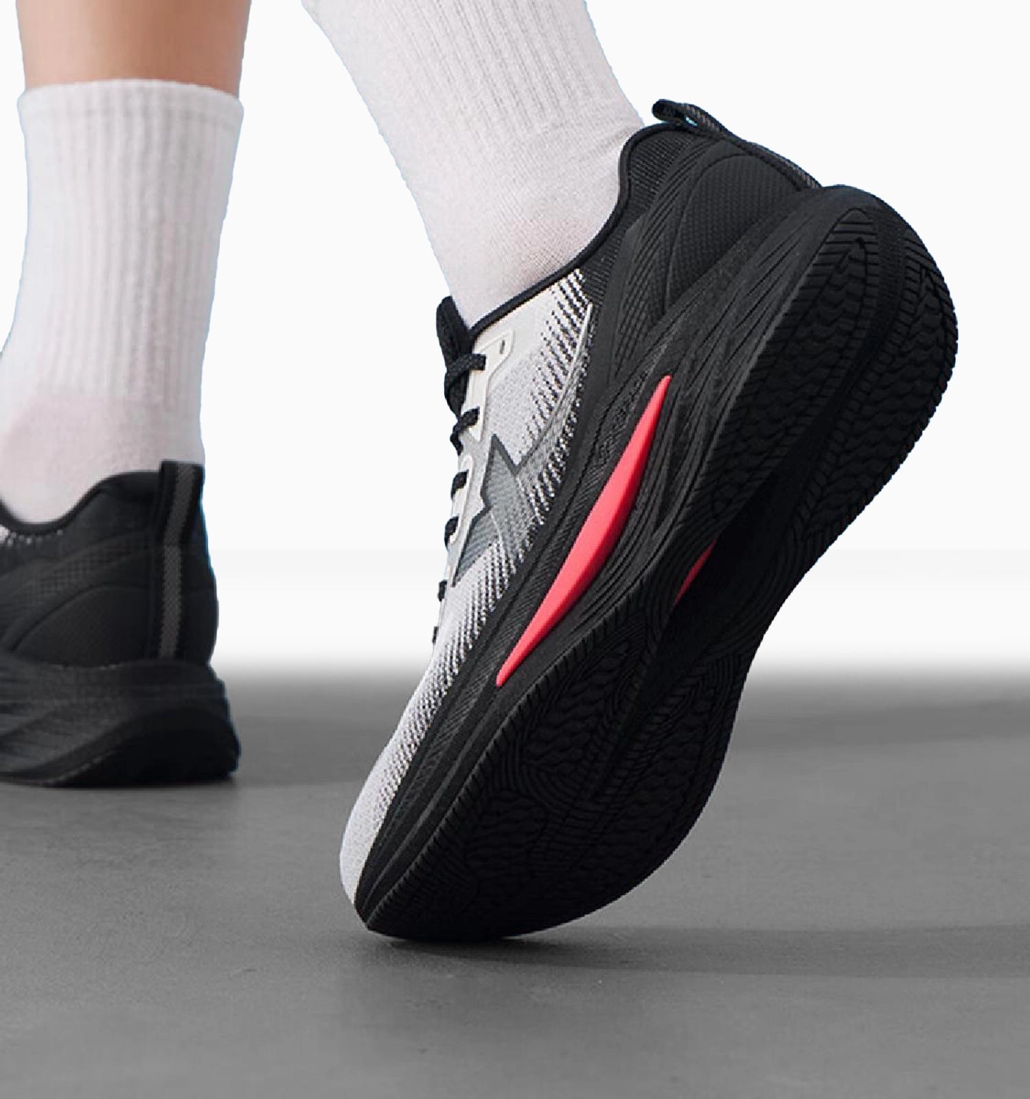 Shadow 3.0 Performance Shoe - Classic white & Black