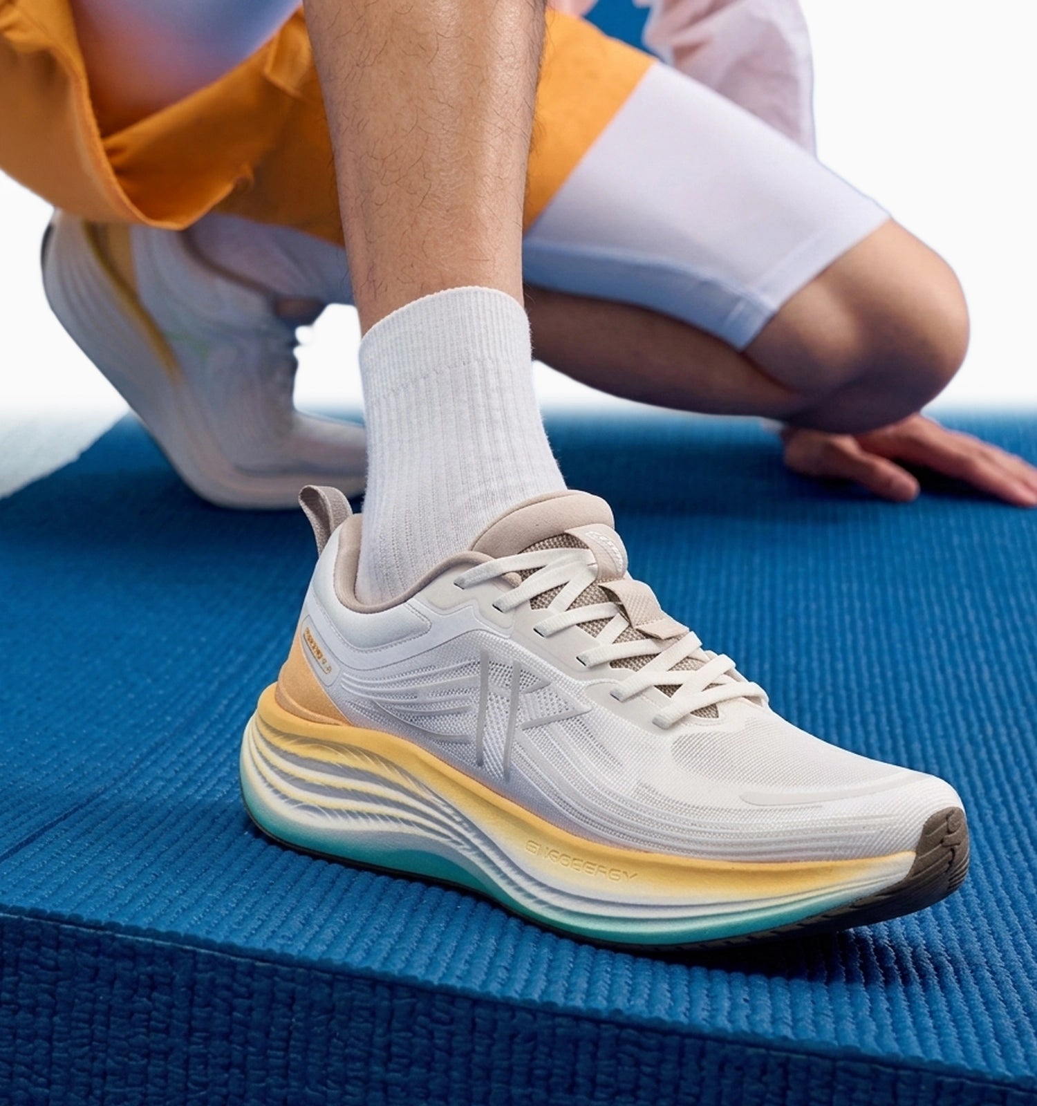 Flowing Cloud 3.0 Comfort Shoe - Tea Stained Yellow