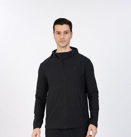 Xtep Men's Anti-UV Water Repellent Running Windbreaker Black