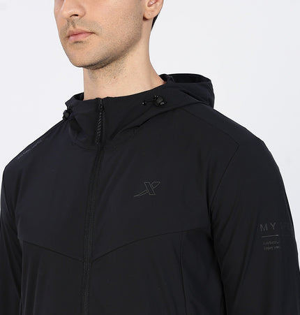 Xtep Men's Anti-UV Water Repellent Running Windbreaker Black