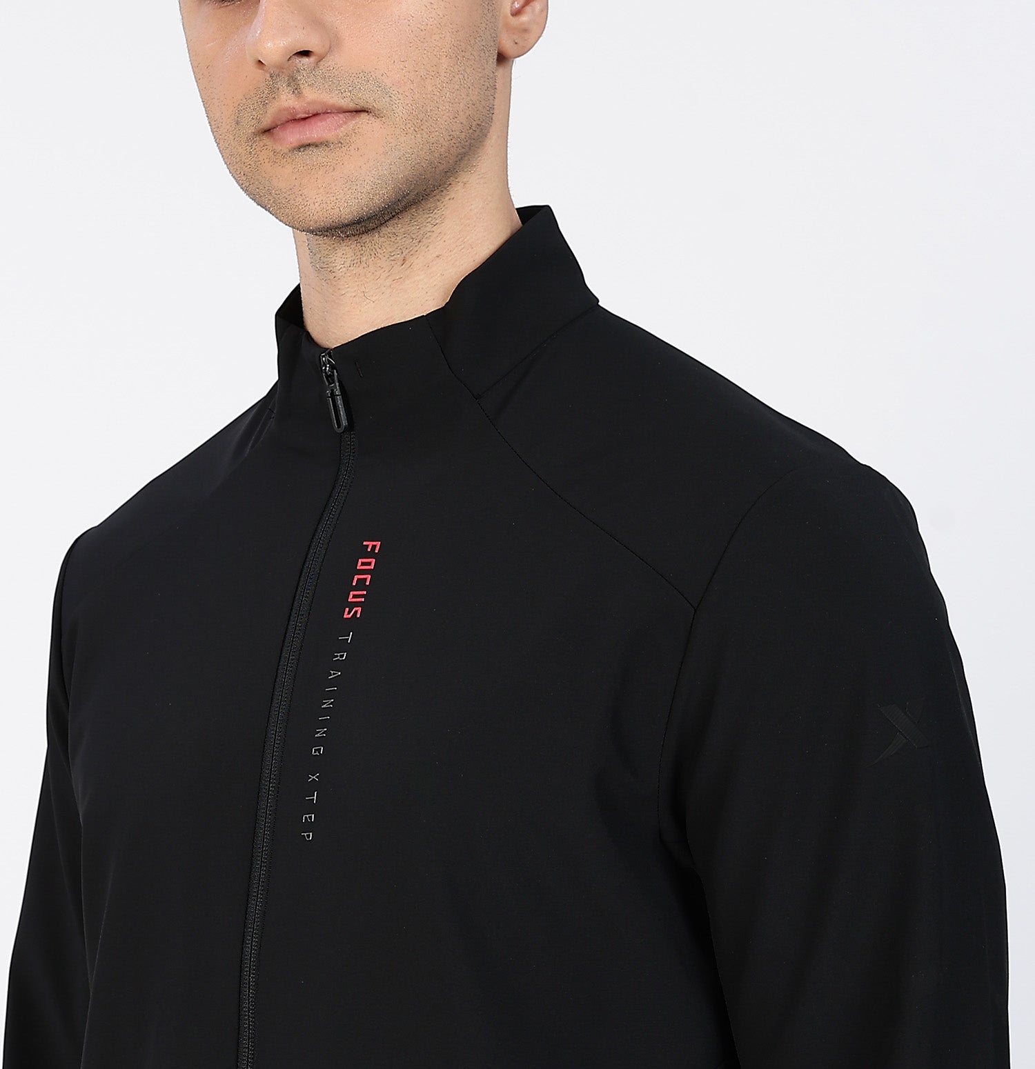 Xtep Men's Training Thermal Windbreaker Black