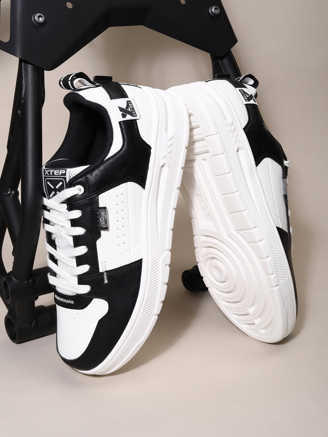 Xtep Colourblocked Sneakers