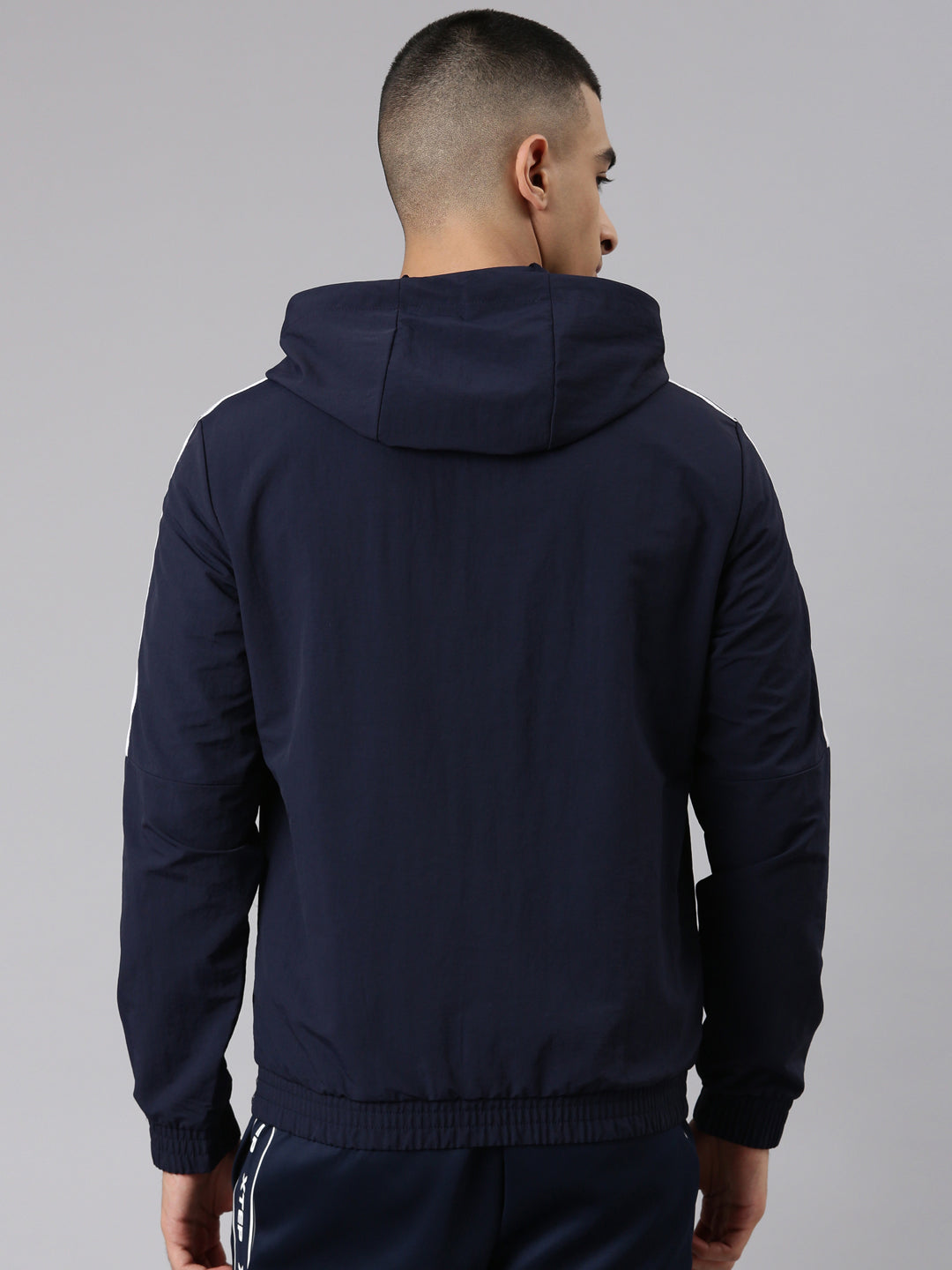 Xtep Men Single-layer Windbreaker