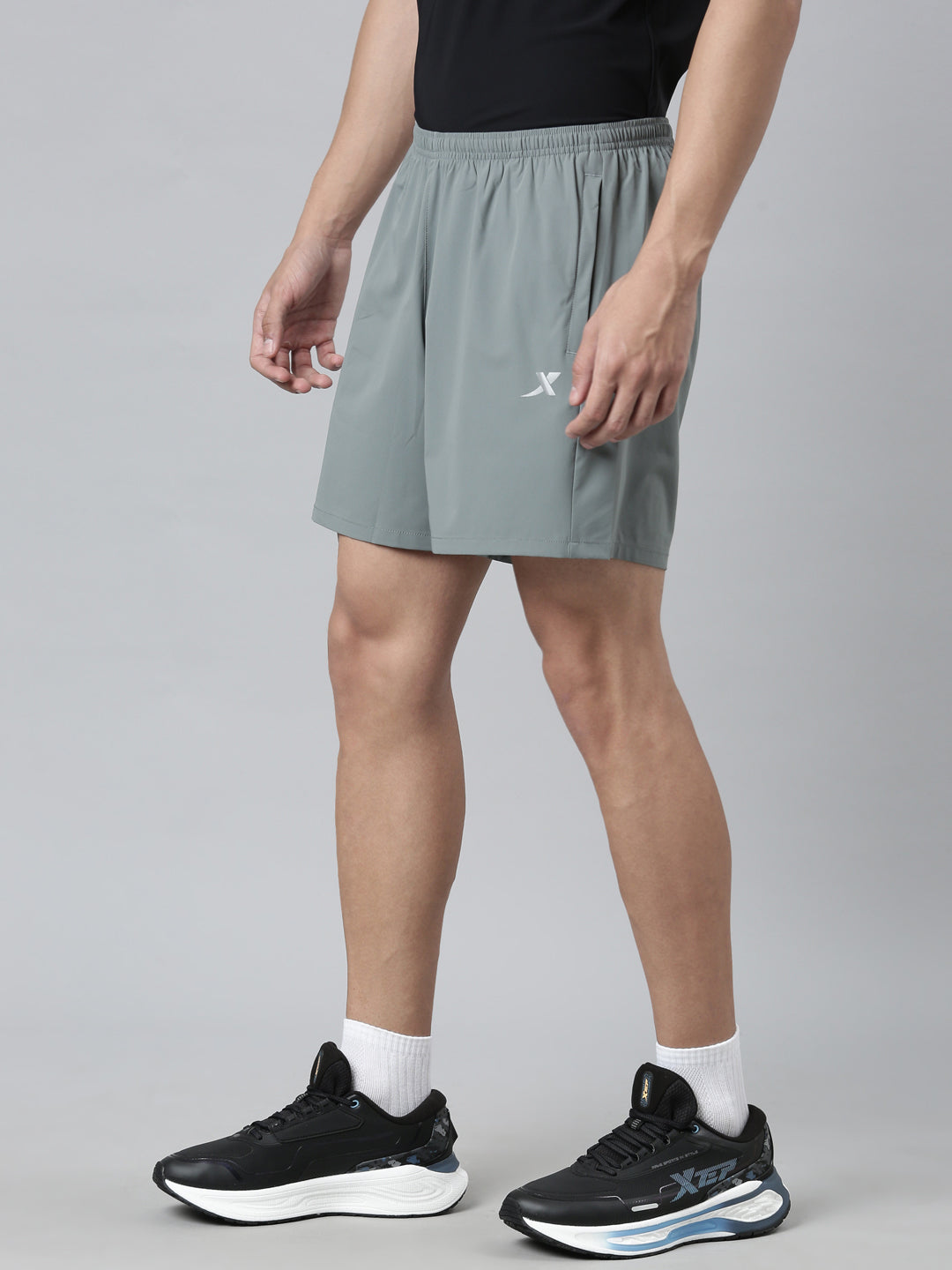 Xtep-Comfort Men Woven Shorts