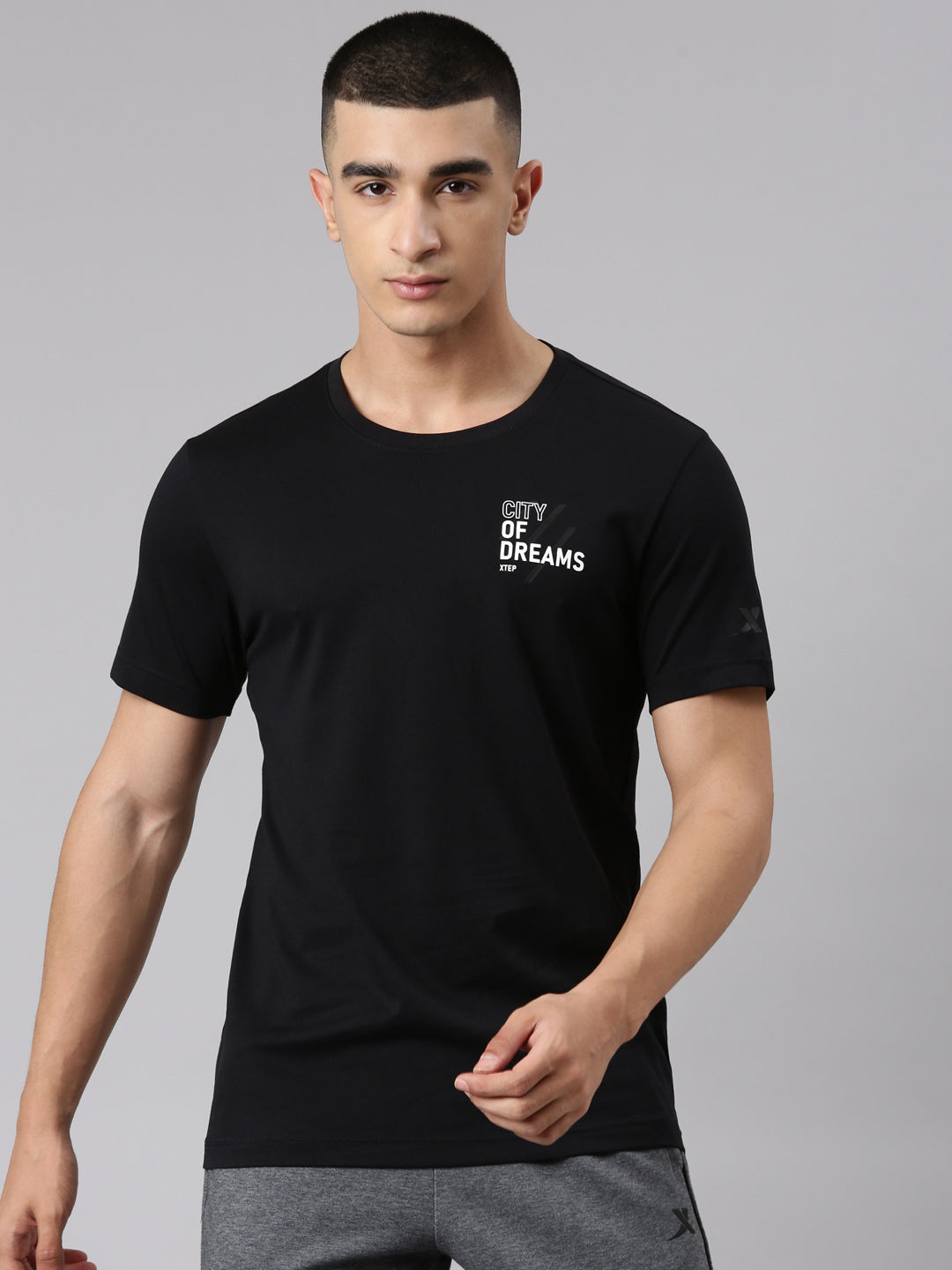 Xtep Men Lifestyle Short-sleeve T-shirt - Black / S
