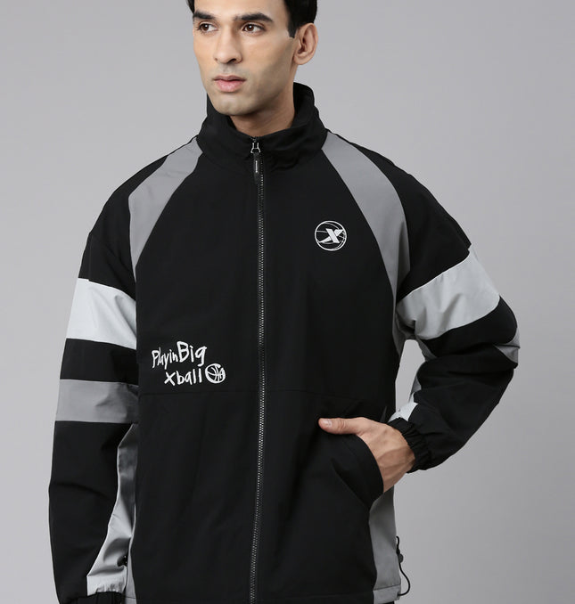Xtep Men Windcheater Sporty Jacket - Black / S