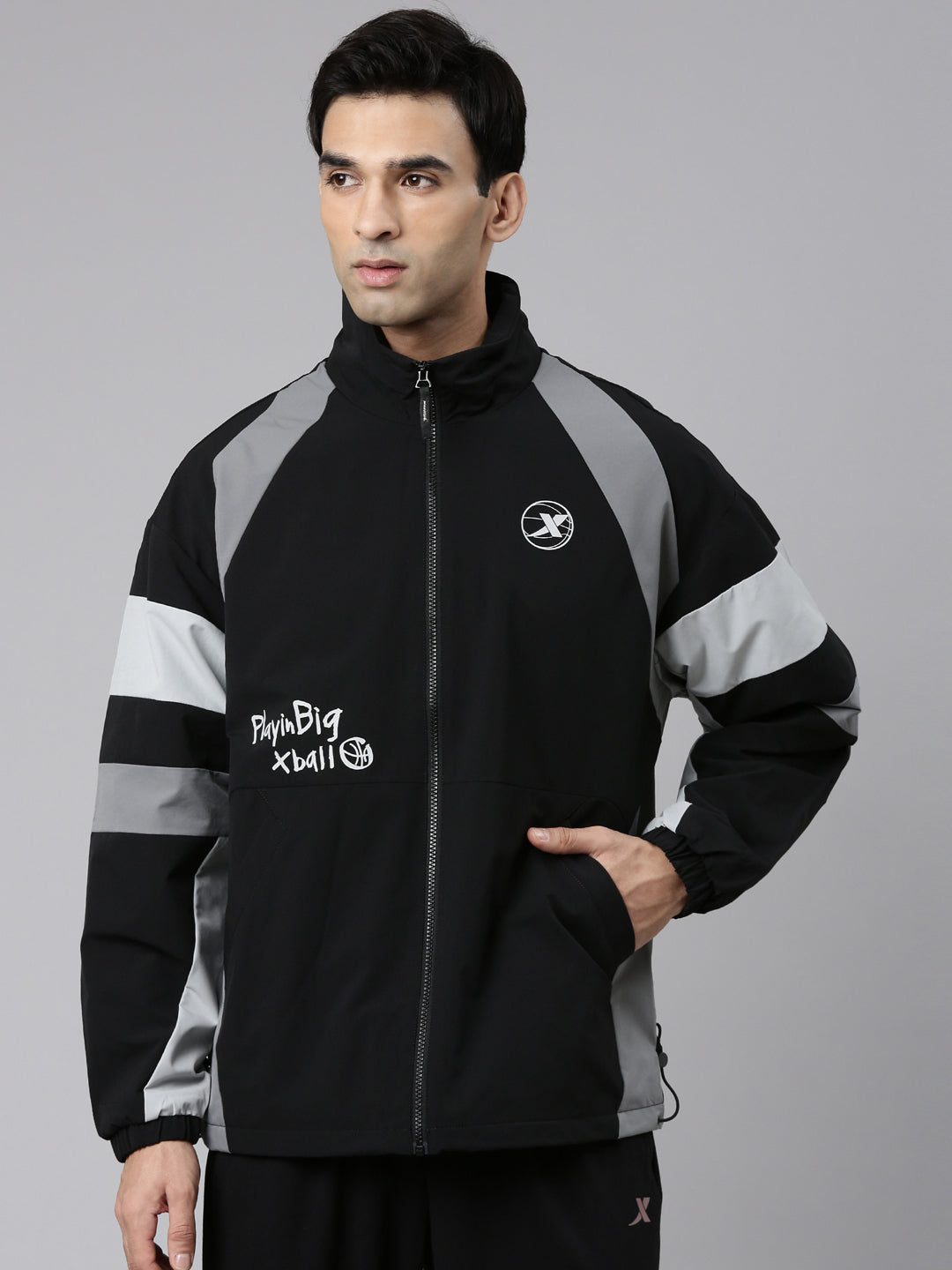 Xtep Men Windcheater Sporty Jacket - Black / S
