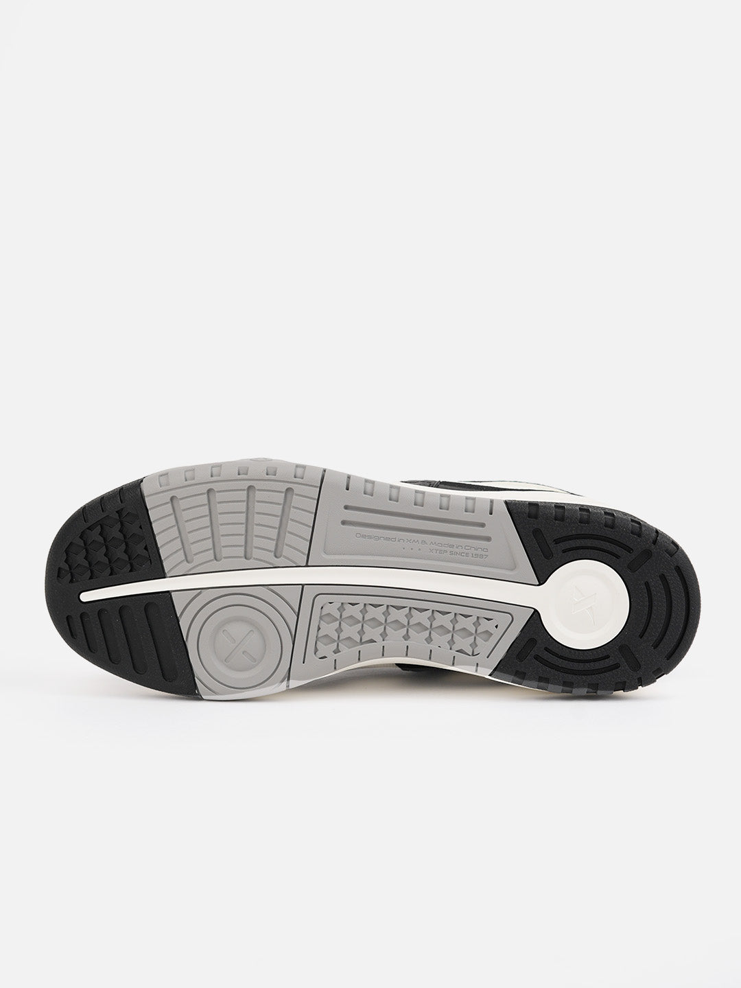 Xtep Men Colorblocked Sneakers