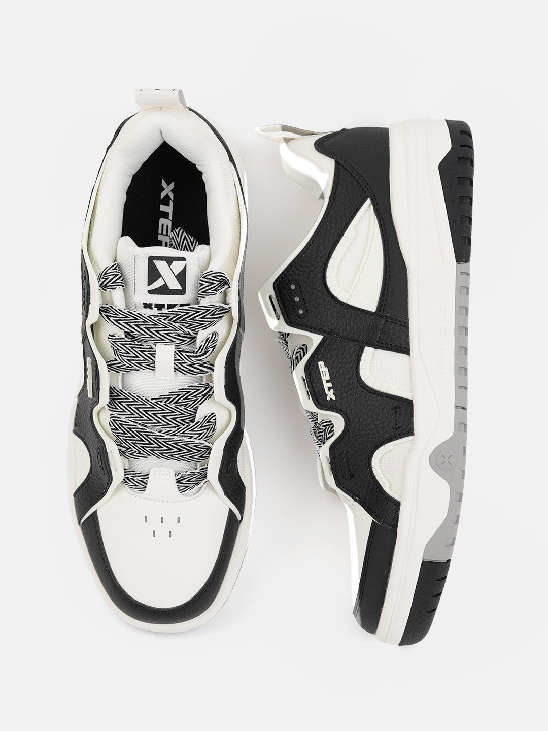 Xtep Men Colorblocked Sneakers