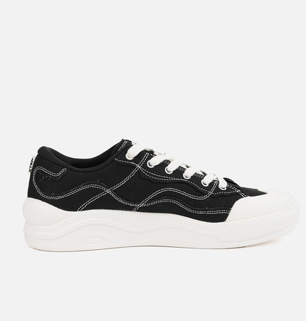Xtep Men Lifestyle Skateboarding Shoes - Black / White / 40