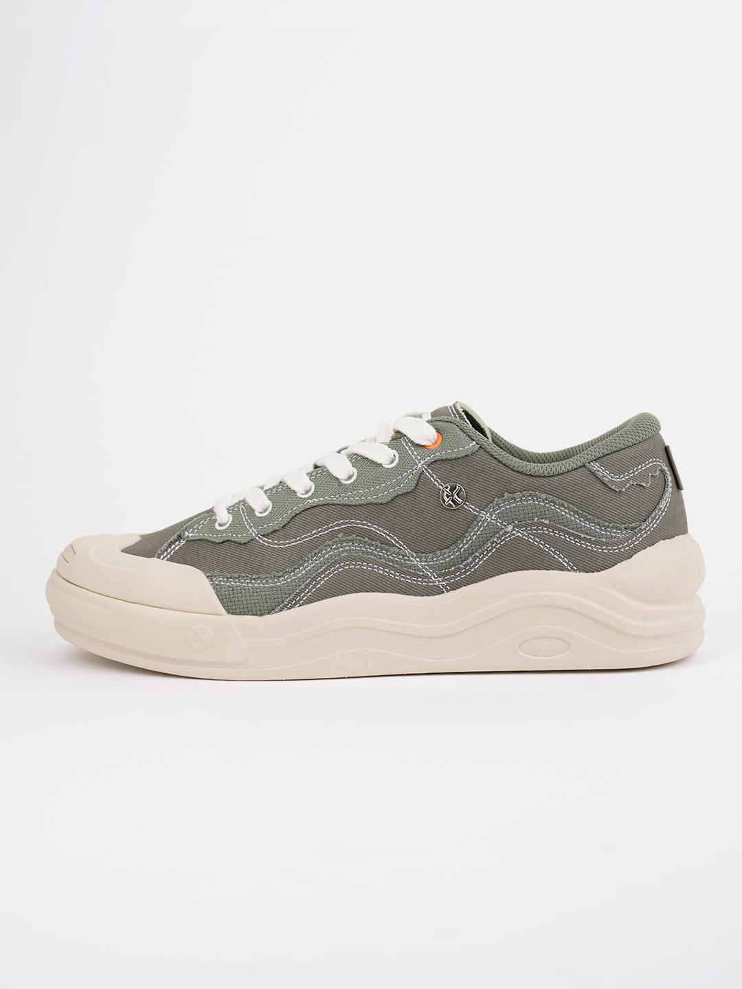 Xtep Colourblocked Skateboarding Shoes